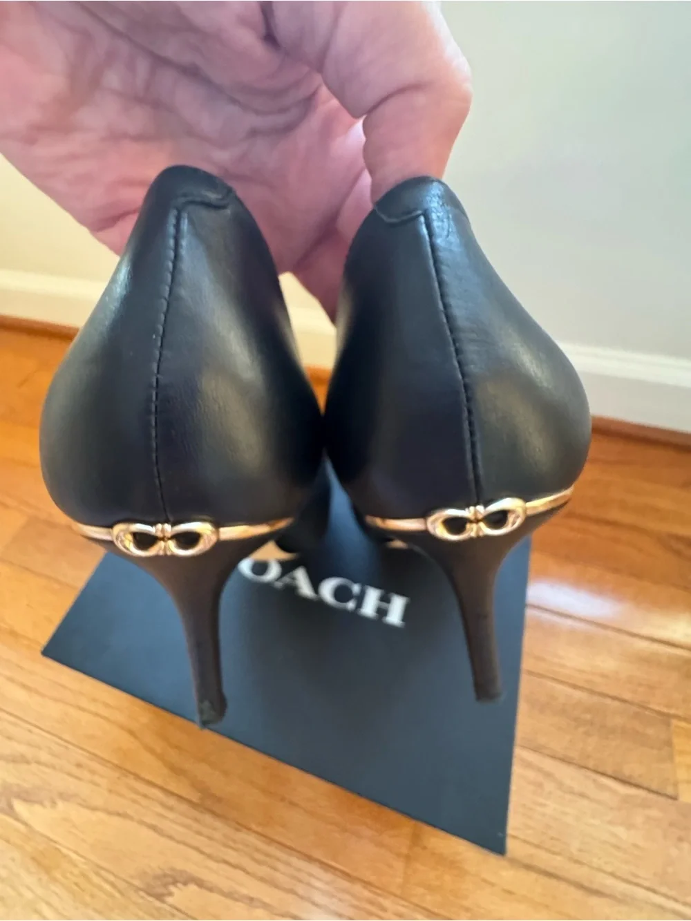 Coach Wiley Leather Pump Black Gold Hardware Heel Size 9.5 B Box Included